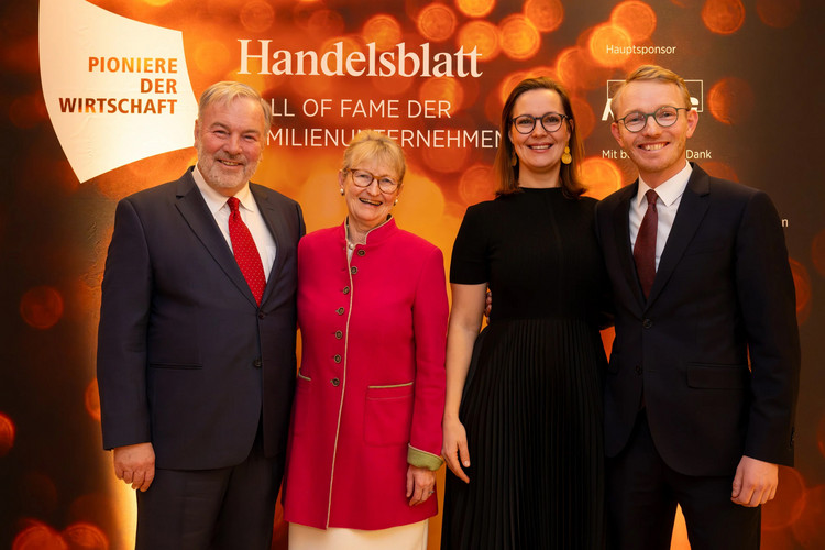 Hall of Fame firm rodzinnych 2026 – wydarzenie organizowane przez Handelsblatt. Od lewej: Hans-Julius Ahlmann, Johanna Ahlmann, Catharina Ahlmann i Iver Ahlmann – ACO Severin Ahlmann GmbH & Co. KG.