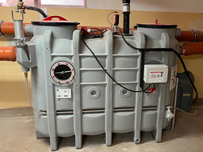 Separator Tłuszczu W Technikum W Warcinie ACO Lipujet-P-OM -4 Lewy Polietylen