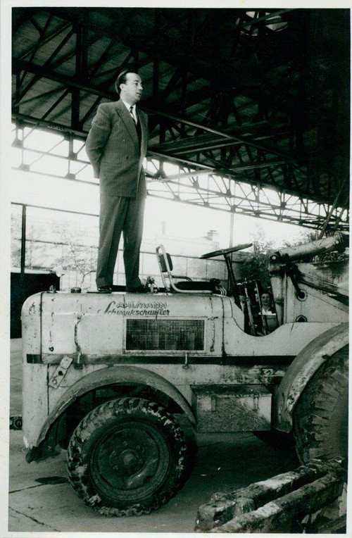 12 1955 Juni Richtfest Für Die Schwenkschauflerhalle Auf Der Carlshütte. JSA Spricht Zu Den Mitarbeitern  1955 Schwenkschaufler Rede 055  1