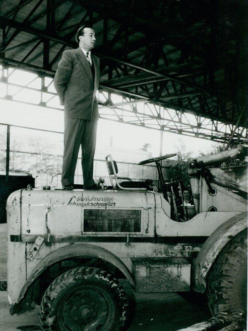 12 1955 Juni Richtfest Für Die Schwenkschauflerhalle Auf Der Carlshütte. JSA Spricht Zu Den Mitarbeitern  1955 Schwenkschaufler Rede 055  1 
