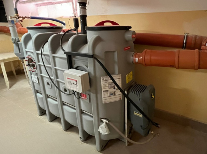 Separator Tłuszczu W Technikum W Warcinie ACO Lipujet-P-OM -4 Lewy Polietylen 02